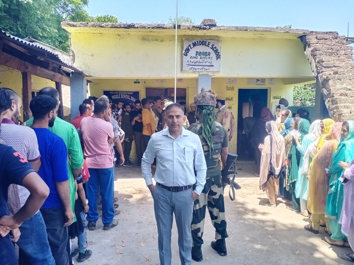 ZamirQureshi3's tweet photo. Today visited
different
Polling station
At Surankot ( constituency )
#Draba A
##Draba B
##Buffliaz
##Chandimarh
#Sailan . .. .
Jb @OmarAbdullah sb
Jb @nasirsogami sb
Jb @ajazjan sb
@JKNC_
@YNCJK https://t.co/5O4Q9kGSLL