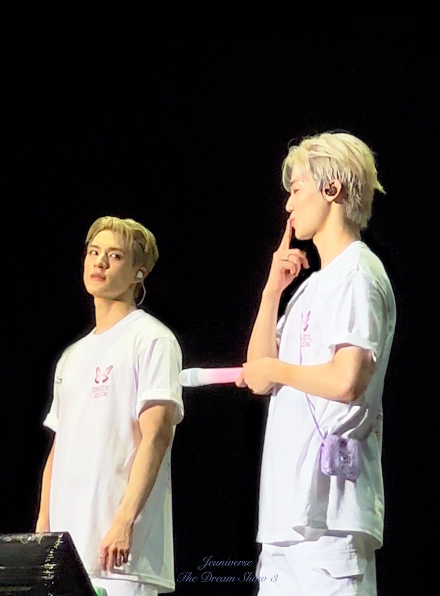 MARK giggles to KYUU JENO vs. JENO serious face to KYUU JAEMIN 
—

#TDS3inJAKARTA #THEDREAMSHOW3_in_JAKARTA #NCTDREAM_THEDREAMSHOW3 #MARK #JENO #JAEMIN #THEDREAMSHOW #THEDREAMSHOW3