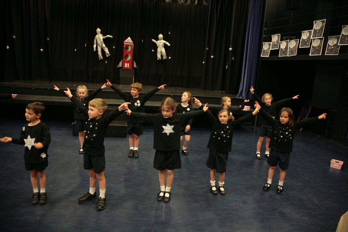 An "out of this world" performance from Year 1 in their Space themed review on Friday. Incredible, confident, brave, happy children!! Proud teachers! #HazlegrovePrepprep #HazlegroveYear1