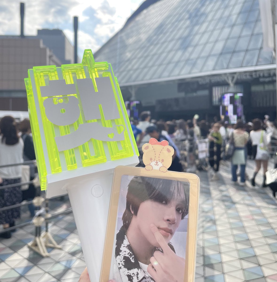 sunflower200066's tweet photo. おめでとう単独東京ドーム❣️
行ってきます〜 https://t.co/LHtbFyicpm
