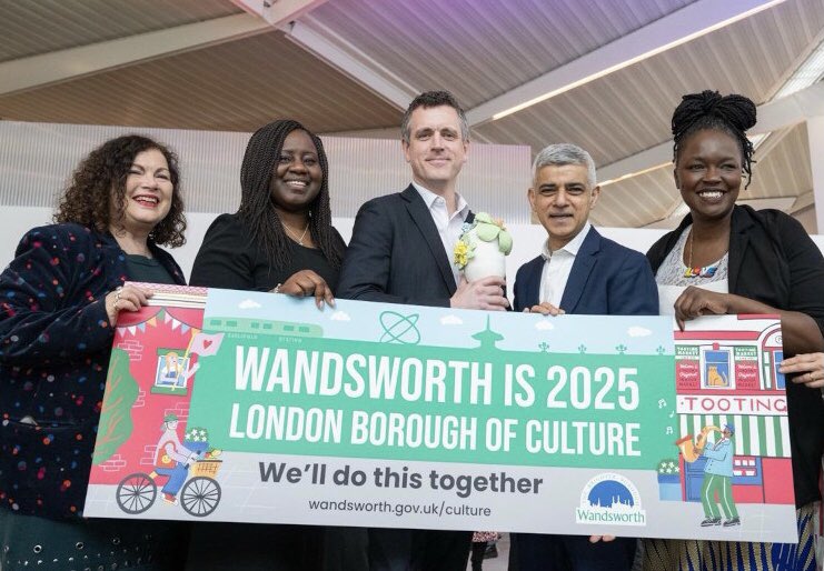 Hi @LibraryTown Hope all well, what a lovely day! I’m doing a #WandsworthHeritageFestival #WandsworthWonderland Walk starts 2pm outside the Library - could be a big crowd & be nice to give them copies of WHF programme so I’ll pop in before & see if you have any spare THANK YOU!