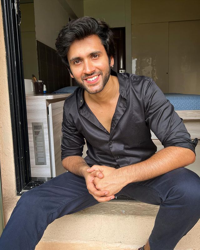 #MishkatVarma #AdhirajPradhan #SmilingMishkat