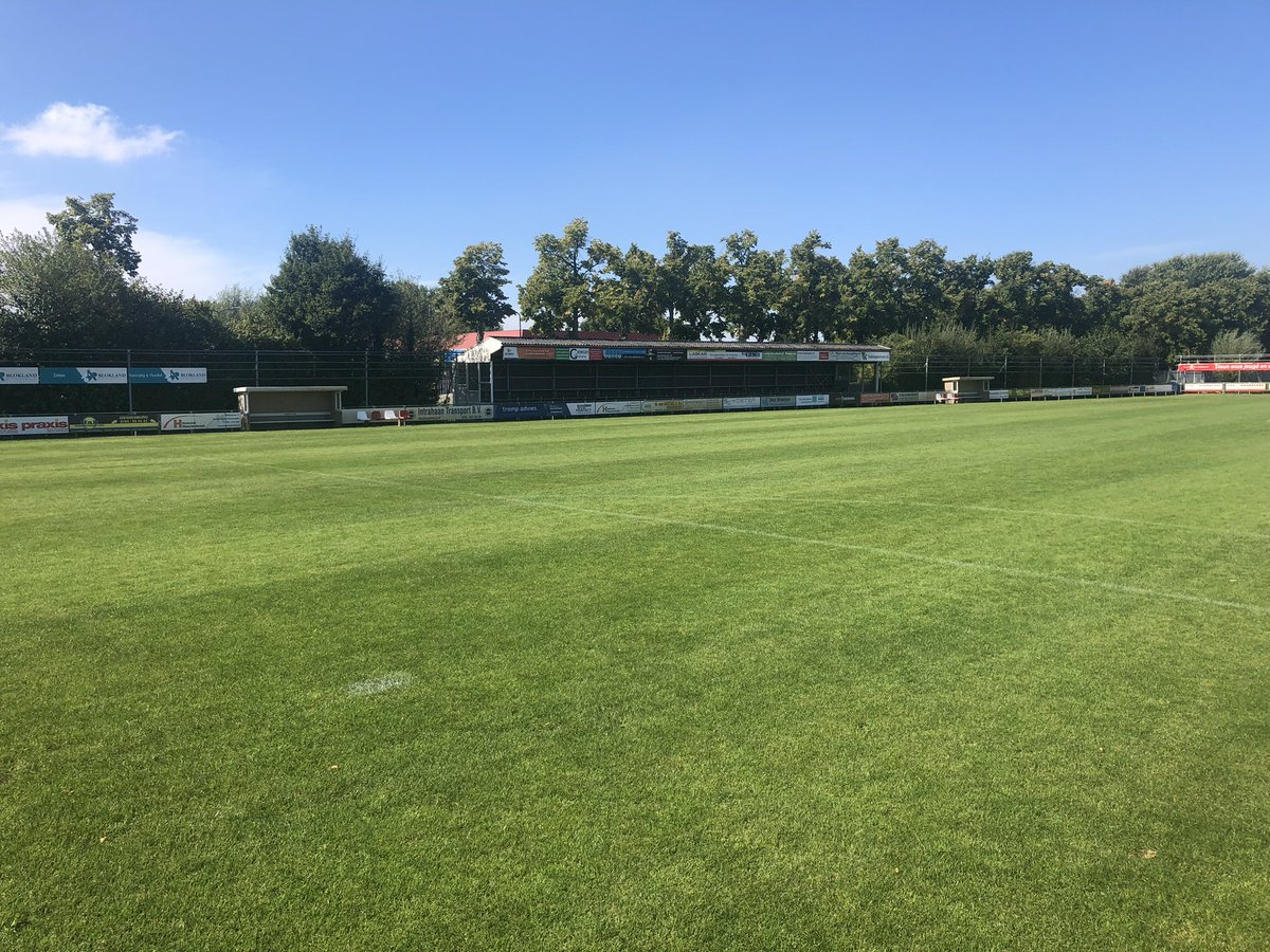 theodeboon41's tweet photo. Vanmiddag de laatste competitie wedstrijd @vvhardinxveld thuis tegen @wilhelmina_26 .aanvang 14.30.we zitten in de flow,al weken ongeslagen…er is maar 1 opdracht (voor beide teams)=winnen
#strijden #12eman #onszelfbelonen https://t.co/ndv6ZVx4MF