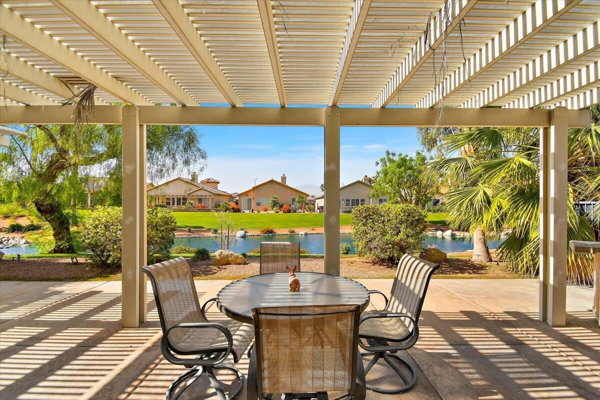 debbiebehlman's tweet photo. 82659 Redford Way, Indio, CA, 92201
3 bed | 3 bath 1797 Sq. Ft.
Active | 2999
https://t.co/ykt9Qq9mDl
Indian Palms Long Term Lease Opportunity in prime south facing location. 3 Bed/2.5 Bath Single family home situated on a green belt with a stream and park feature as well as... https://t.co/fVTnSJXI6E