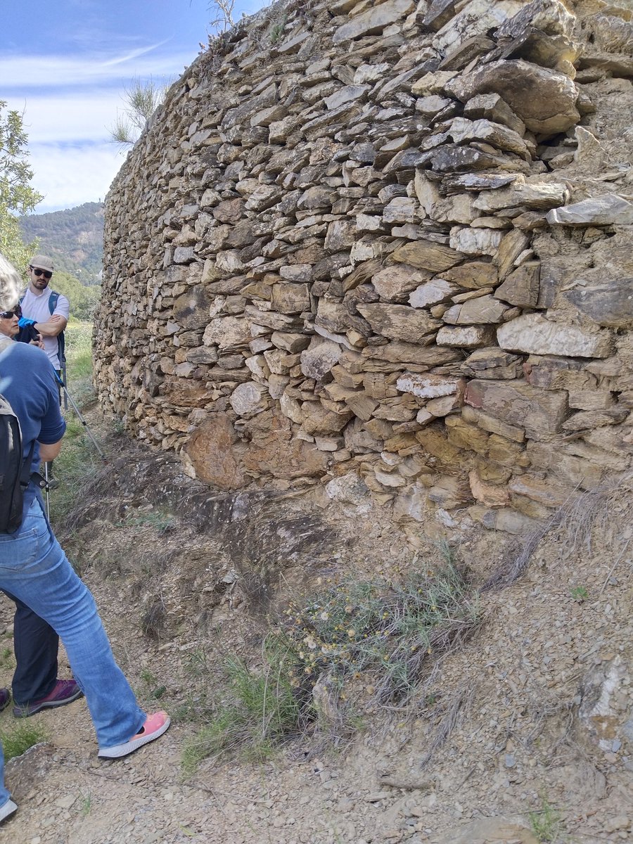 Antic camí de la Santa Creu, can Marc 
#santfeliu
#patrimoniSF
#Collserola
<a href="/acbllobregat/">acbaixllobregat</a>