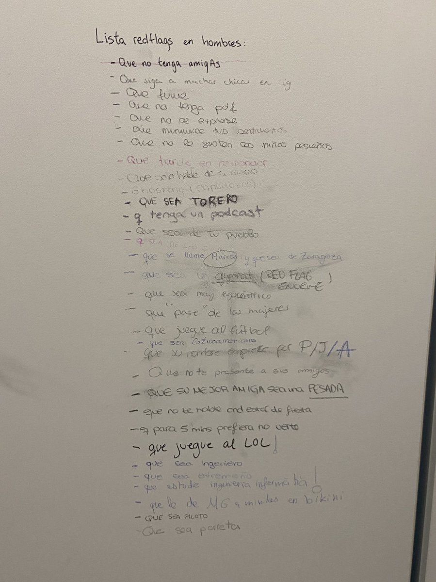 el baño de chicas de la biblioteca