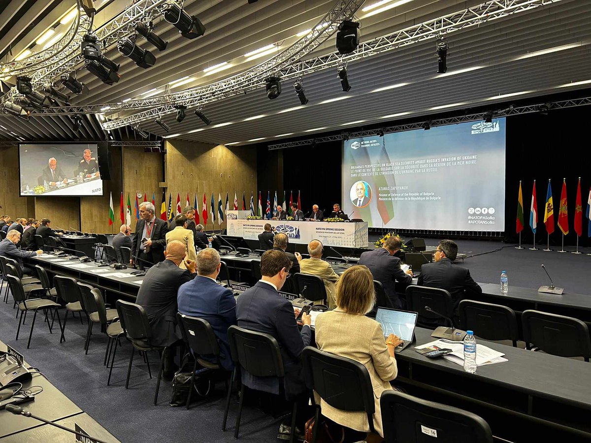 📌Z udziałem ok. 400 uczestników, w tym 220 parlamentarzystów reprezentujących 32 państwa członkowskie #NATO, 11 państw stowarzyszonych, 4 delegacje z państw regionu Morza Śródziemnego oraz 8 delegacji parlamentarnych o statusie obserwatora, w stolicy Bułgarii rozpoczęła się