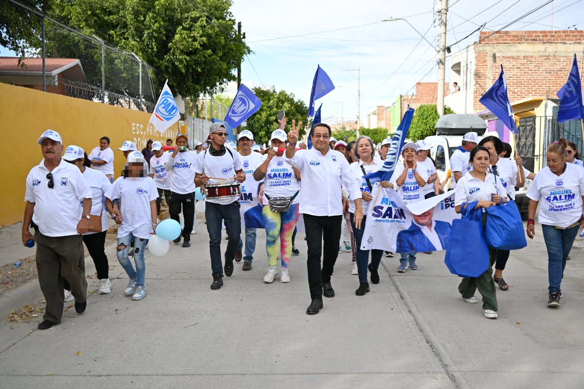 MiguelSalimGto's tweet photo. Aquí vamos juntos y hacia adelante para defender a México y a Guanajuato. 💪
Súmate a los ganadores y #VotaPAN este 2 de junio.
#Distrito11Federal #ClaroQuePodemos 💙✌️ https://t.co/Was7w7RbBU