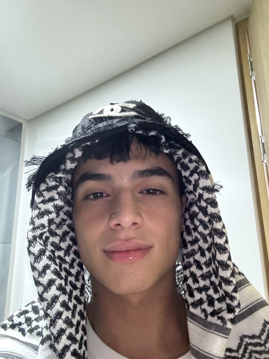 jmanuelmontes25's tweet photo. Hola feliz cumpleaños Ami 😇😇🎂 
Sus regalos en mi PayPal 😝active los comentarios para que dejen sus pruebas 
Josemanuelm2505@gmail.com

Hello, happy birthday Ami 😇😇🎂

Your gifts on my PayPal 😝 activate the comments so that they leave their tests https://t.co/ftJuNjXDcI