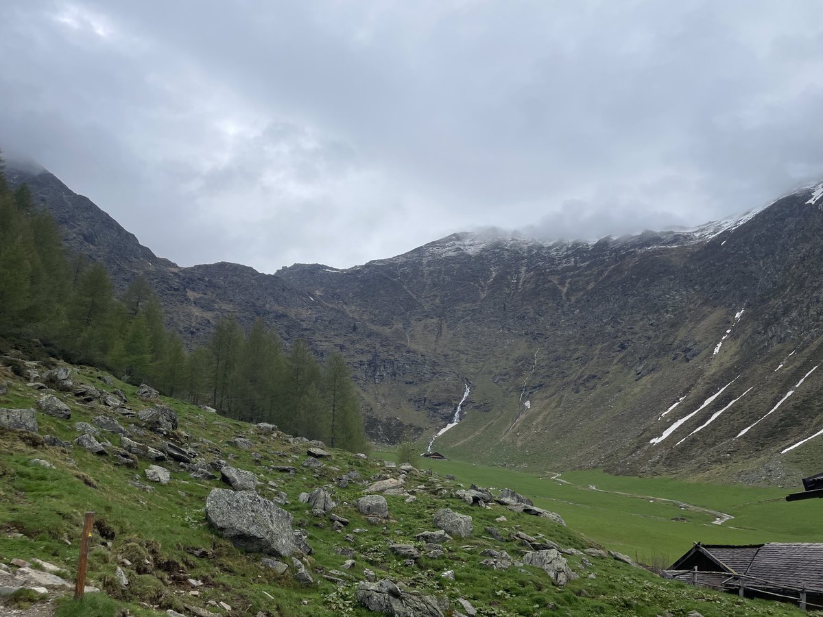 marcnetismus's tweet photo. Wasserkraft und PV, vollkommen autark auf 1850m. https://t.co/1781r6hoFc