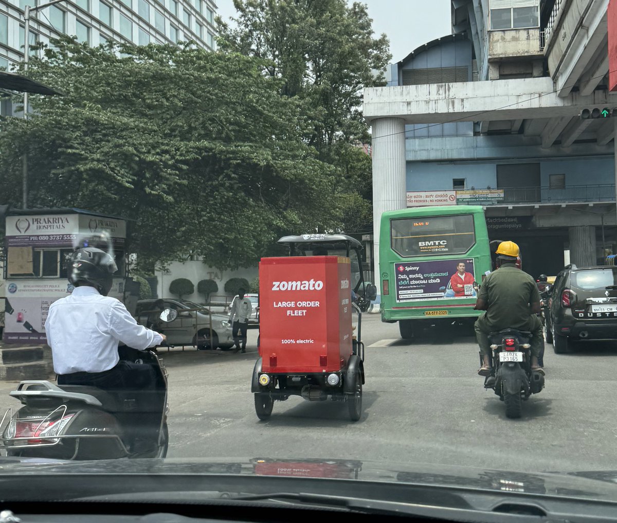 ohthatevguy's tweet photo. Sighted a Zomato EV https://t.co/PynuqBYpxb
