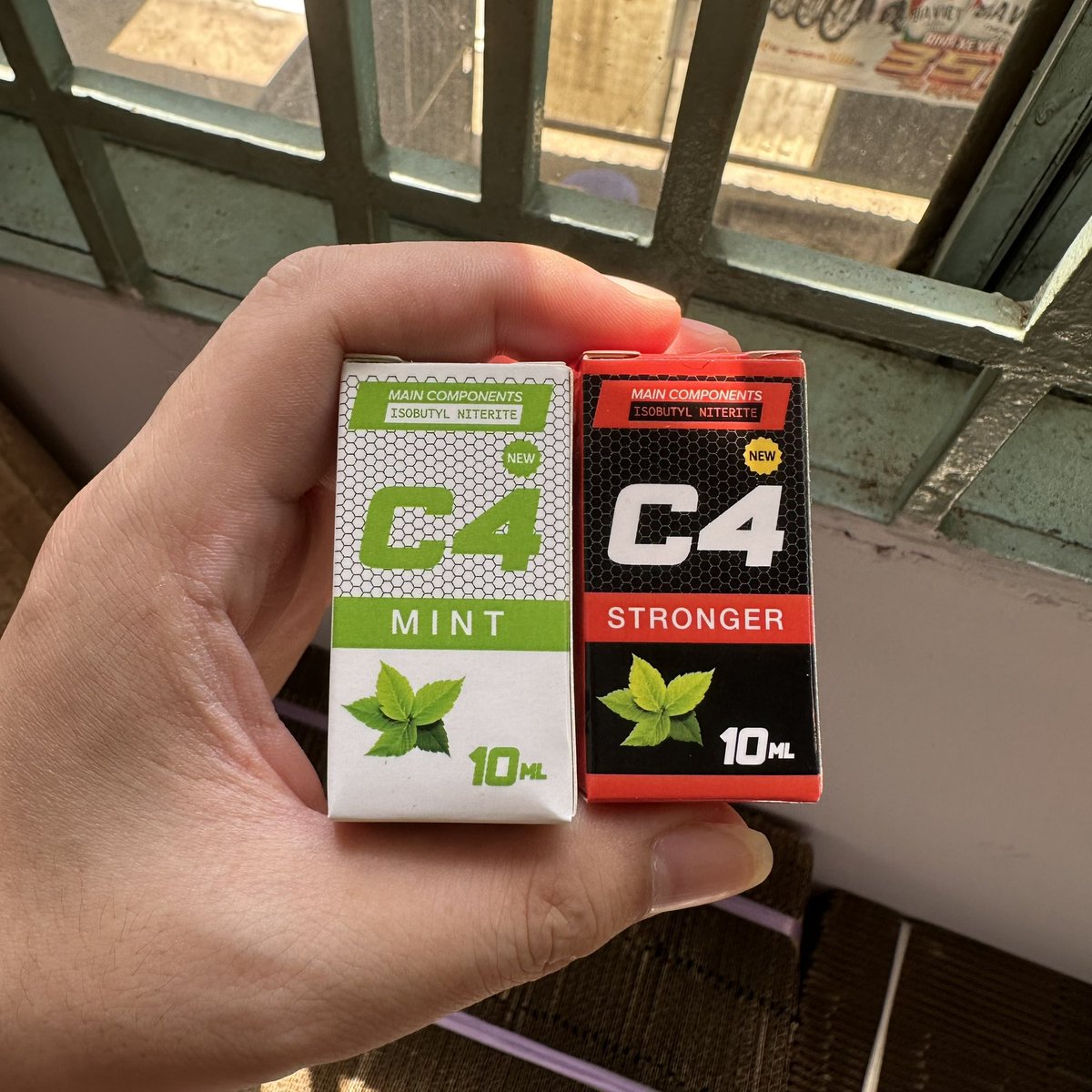 MinPopper1's tweet photo. Popper C4 hương thơm bạc hà the mát 

🌿Không cồn
🌿Không đau đầu
🌿Không bỏng rát mũi

Mua nhanh tại zalo: 0377099112
https://t.co/BHMTWZkwfZ https://t.co/OEEPfCgbLf