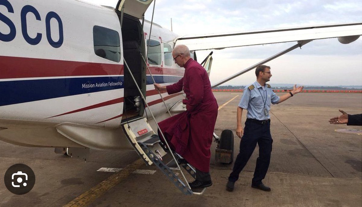 HYPOCRISY- Archbishop of Canterbury Justin Welby

Not satisfied with closing churches in Covid, demanding illegal migrants be allowed to stay & shilling for globalist policies 

He’s now flying around the world in a private jet to lecture the world’s poor on achieving net zero 🤡