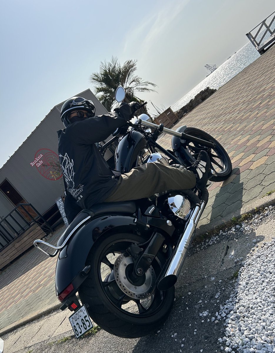 rebel250dadada's tweet photo. 今日もまた下関
なんか行く時はほんと行くんだよなー
#totheblue
#バンクシアカフェ https://t.co/xTjOM1kxqY