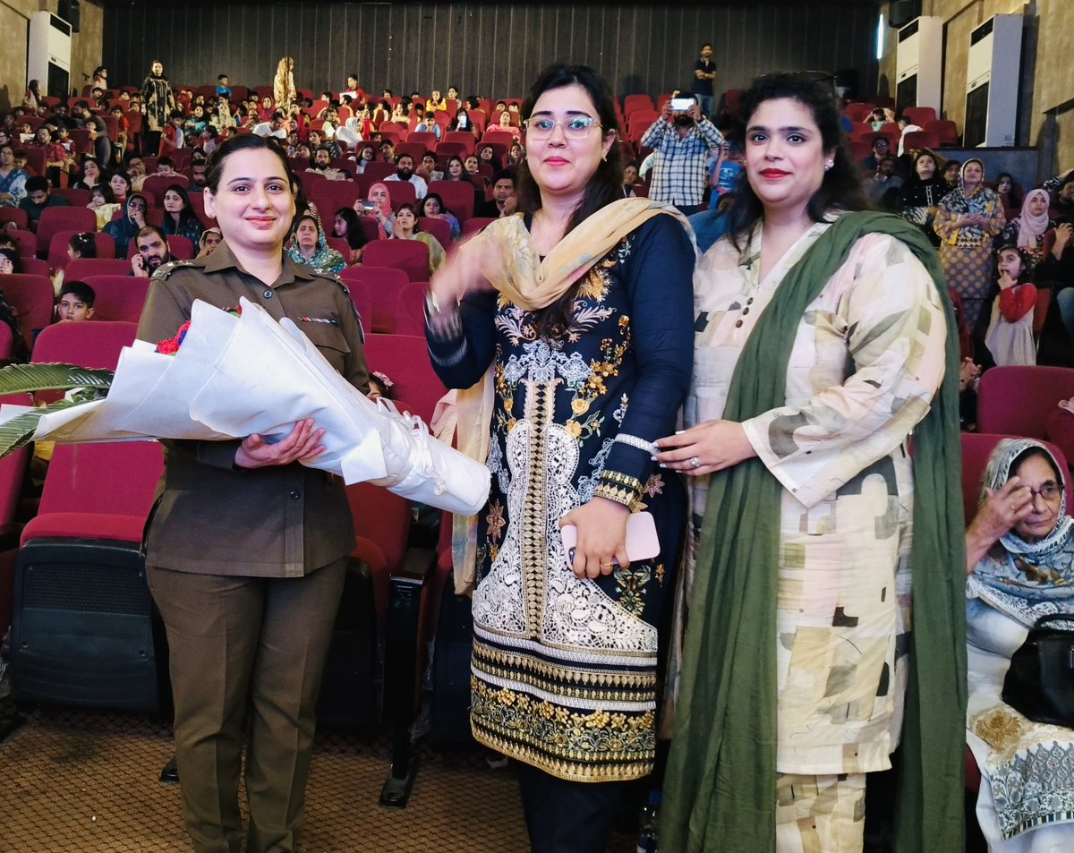 CtoGujranwala's tweet photo. CTO Gujranwala Aisha Butt Participated in Graduation Ceremony of Roots Millennium School Grw.
 #foryou #foryoupageシ #roadsafety #TrafficAwareness #Graduation2024 #graduationceremony #YourSafetyIsOurPriority #gujranwalacity https://t.co/b0fR4hA00d