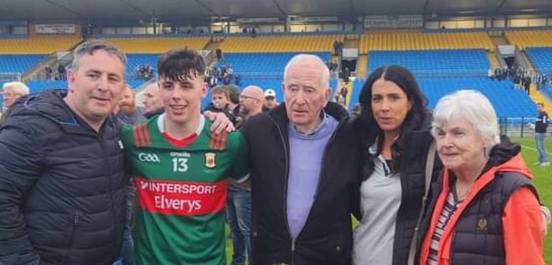BallyvaryNS's tweet photo. Huge congratulations to past pupil Evan Walsh and the @MayoGAA U17 team and management on winning the @ElectricIreland Connacht GAA minor final yesterday evening in Dr Hyde Park, final score Mayo 0-14 Roscommon 0-10 👏👏🏆🥳 What an amazing achievement! @ParkeKCgaa https://t.co/iIqK6yS1Mw