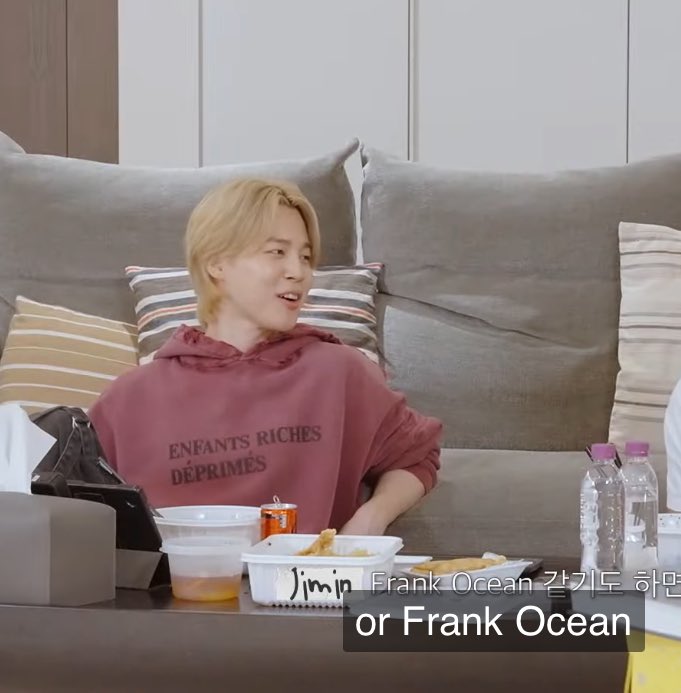 jmnberries's tweet photo. knowing jimin listens to frank ocean and cigarettes after sex , saying heaven by namjoon is the type of music he likes i feel so warm inside https://t.co/EV35uKOBzU