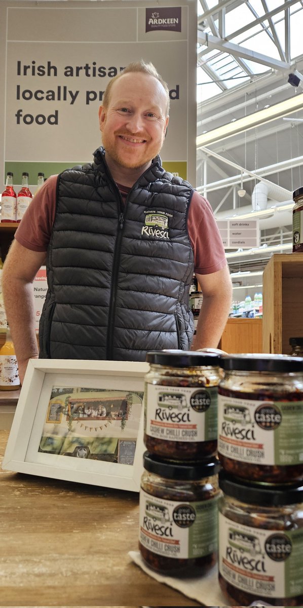 Rívesci tweet media