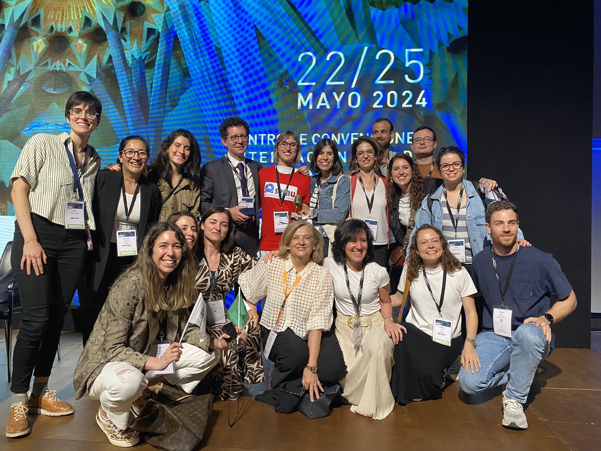 Un placer compartir  estos días #seram2024 con mis compañer@s de radiologia del hospital morales Meseguer <a href="/serammeA6SALUD/">SERVICIO DE RADIOLOGÍA HOSPITAL MORALES MESEGUER</a> , de ahora y ex-. Enhorabuena por 🥇 de oro a mi jefe <a href="/garsantos/">Chema García Santos</a> , y a  <a href="/AnaMorenoPasto1/">Ana Moreno</a> que ganó de la sesión de casos cerrados. <a href="/SERAM_RX/">SERAM - Sociedad Española de Radiología Médica</a> <a href="/SORMU_RX/">Sociedad Murciana de Radiología</a>