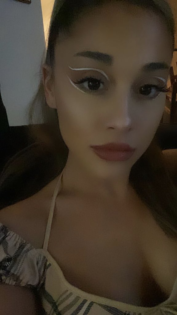 tbsagb's tweet photo. ariana grande via instagram stories 4 years ago today (25th may 2020) https://t.co/j6hMBFA6Bb