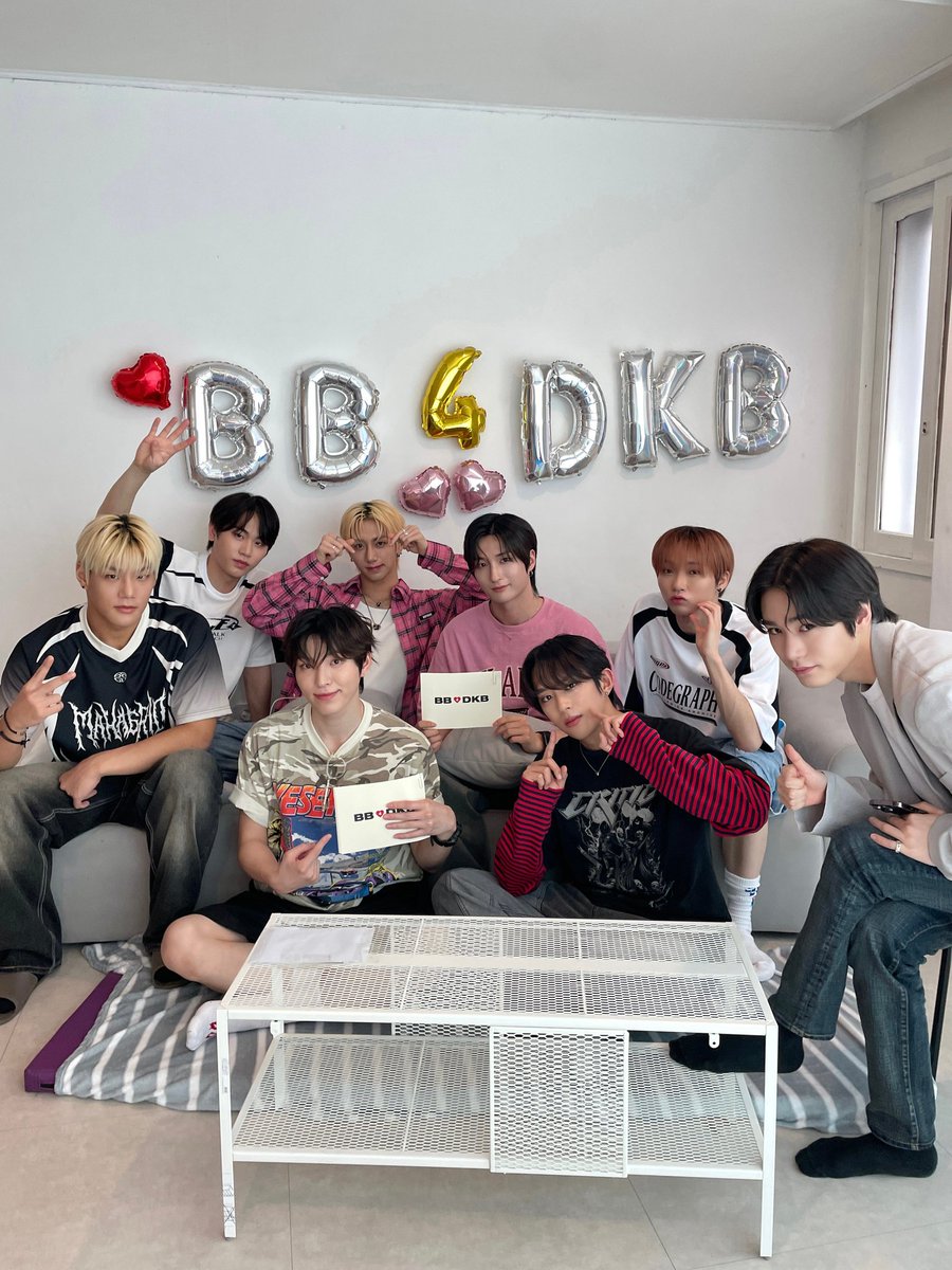 DKBNSJBB's tweet photo. ❤️❤️ BB 🫶 DKB ❤️❤️ 4주년 축하해요 🧡
❗️평닼평BB ❗️하기 약속🤗
BB가 있기에 다크비가 있는 거 알죠?
항상 사랑합니다❣️
#다크비 #DKB #BBDAY #DKB_BB_4EVER https://t.co/iNeh8VjYqr