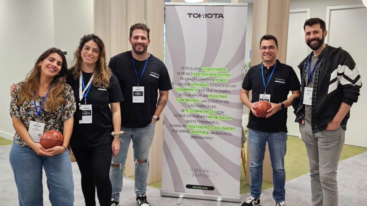 Team Tokiota ready para la segunda edición de #PowerPlatformMadrid 2024 😎

Recordatorio de charlas con tokiotas: 
▪️12:00 <a href="/SaraAlonso_B/">Sara Alonso Bernardo</a>  &amp; <a href="/rollin89/">Alvaro Rollin</a>
▪️12:45 Adrià Belmonte &amp; Mar Lizana
▪️13:30 <a href="/mariocortesf/">Mario Cortés Flores</a>

#Tokiota #Microsoft #ComunidadTecnica #CharlaTecnica #ChangeTheCode