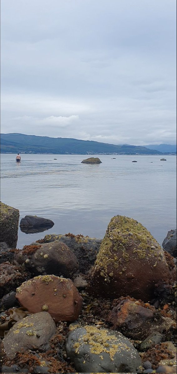 Martin87McD's tweet photo. Early Morning Dip #Inverclyde Lundy Bay. Wee coffee Now to Warm up and bit of #TreacleTown reading 📚 Enjoy Saturday take care Comrades. #ColdCrew https://t.co/MinLoNHEWu