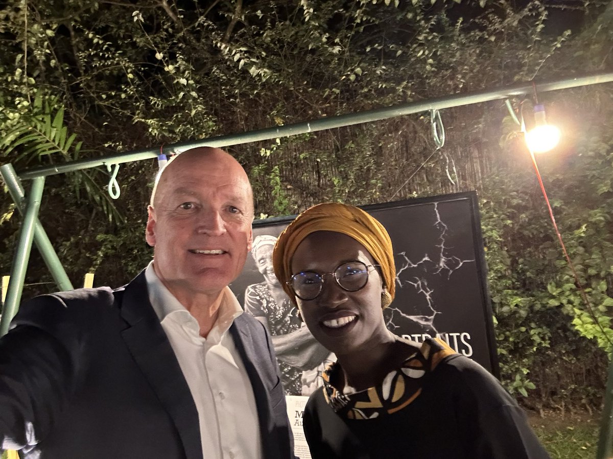 wjpgeerts's tweet photo. Met journalists, religious leaders and civil society in #Burundi to discuss their work, freedom of expression and the human rights situation 🇧🇮. Had meetings with youth on their views, future and role in society. @YBurundi @ShareNetIntl @ImpunityWatch @DutchMFA @NLinBurundi https://t.co/GhCbDMtwJO