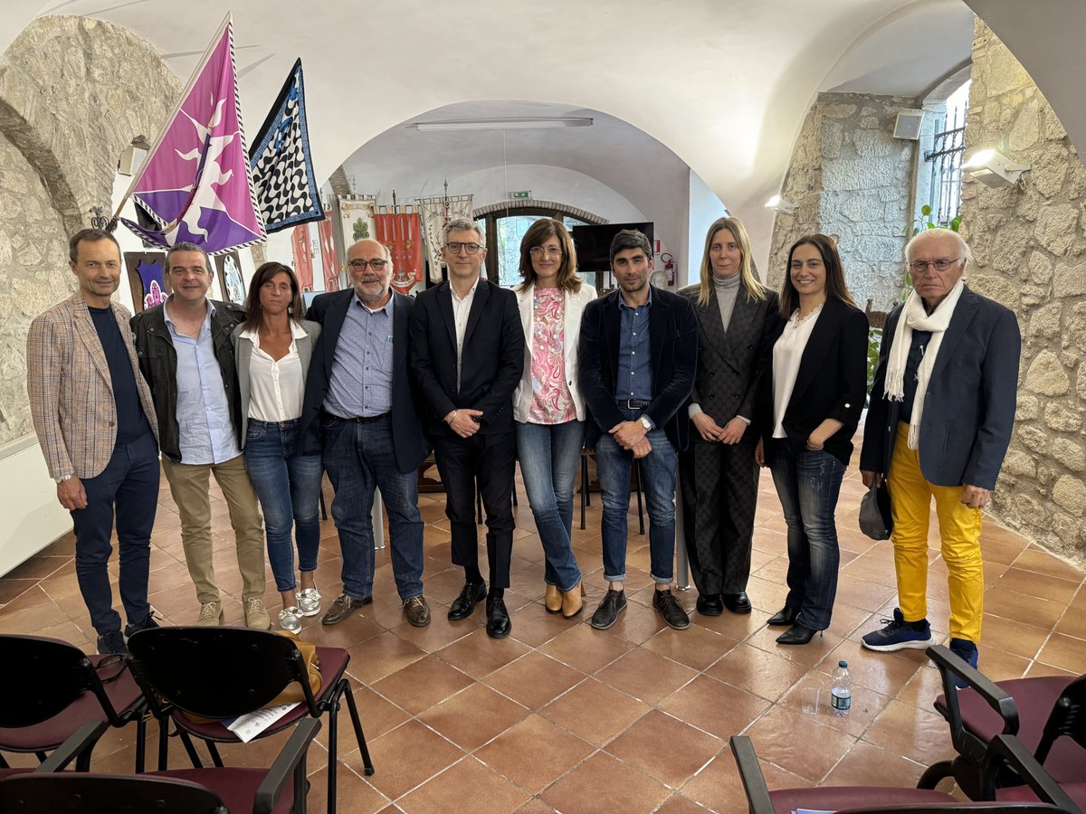 CNA_Grosseto's tweet image. Insieme a Confindustria Toscana Sud, abbiamo incontrato, con le #imprese del territorio, i candidati sindaco dei Comuni amiatini per presentare loro le nostre 10 #proposte.
#cnagrosseto #amministrative #amiata #artigianigrosseto
