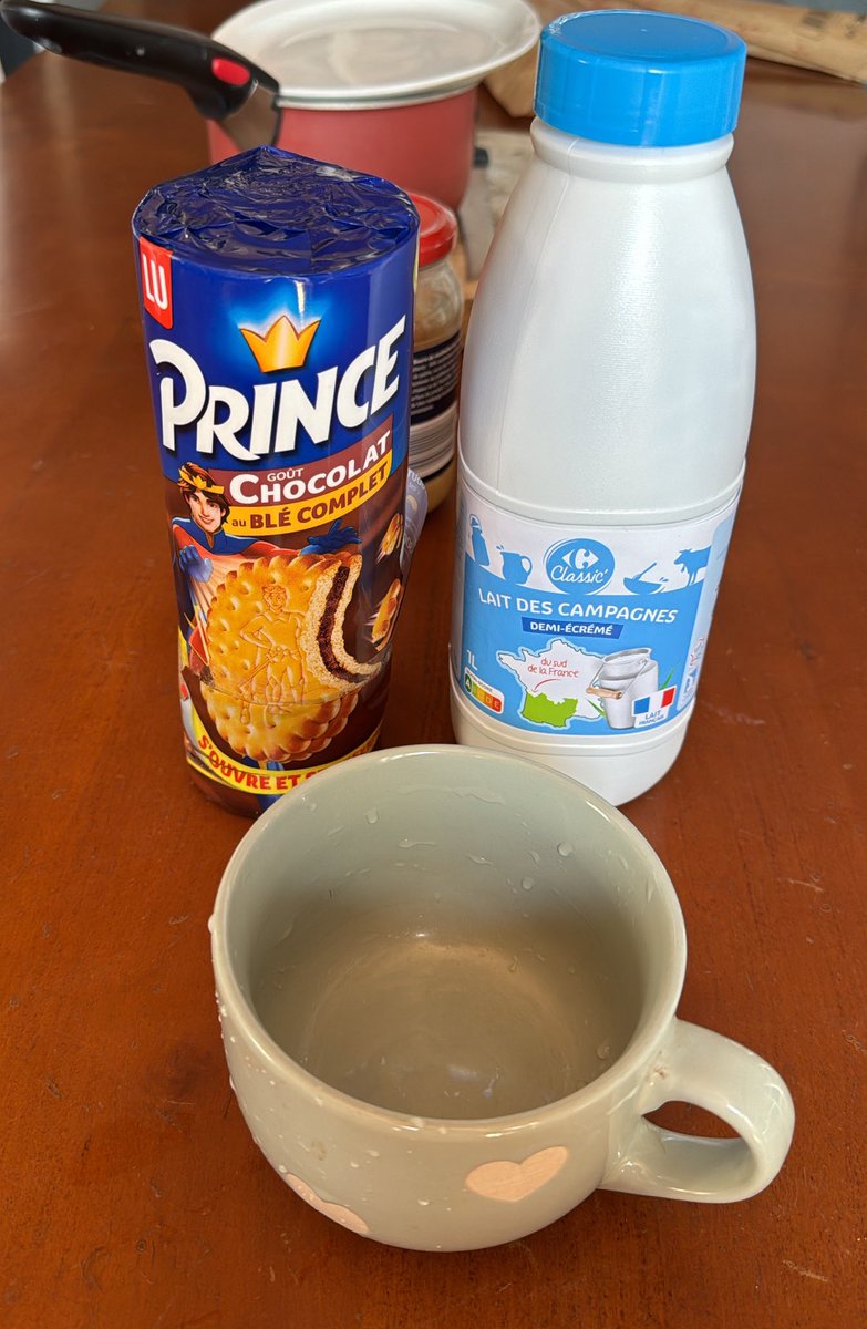 hichembkhh's tweet photo. on m’a souvent demandé je manger quoi pour avoir ce corps si athlétique voici le petit déjeuné du SIÈCLE https://t.co/MkXRj9zUQo