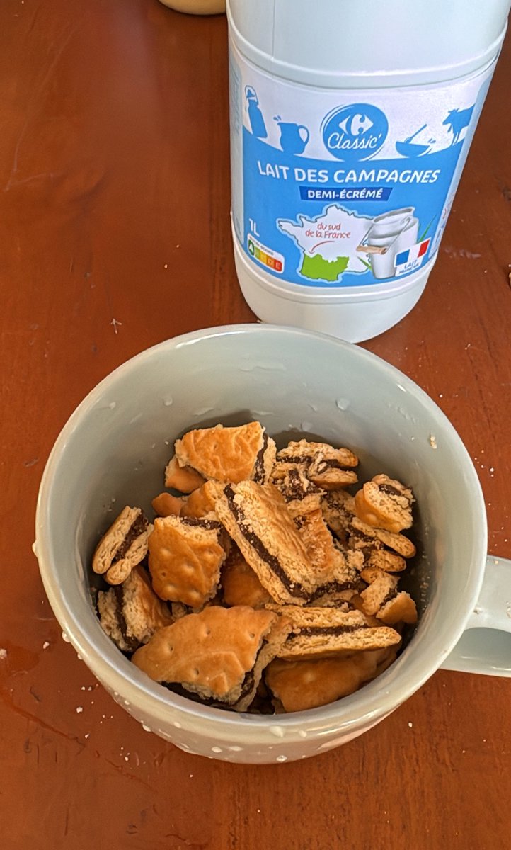 hichembkhh's tweet photo. on m’a souvent demandé je manger quoi pour avoir ce corps si athlétique voici le petit déjeuné du SIÈCLE https://t.co/MkXRj9zUQo