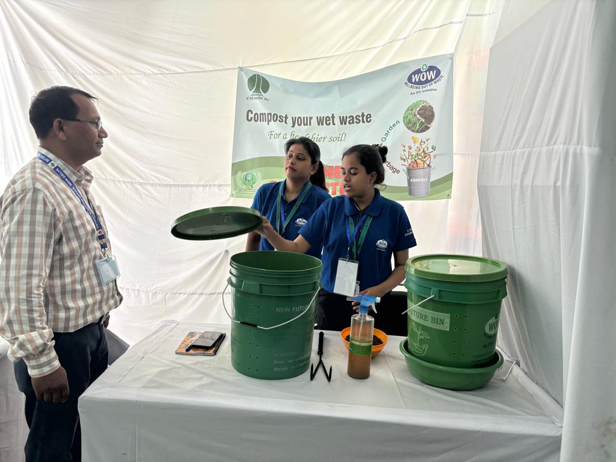 tweetndmc's tweet photo. #NDMC in association with team NGO WoW creating awareness regarding home composting and segregation of waste at source at Kannada School Lodhi Estate, New Delhi.

#SwachhSurvekshan2024 https://t.co/MLI4Pyy3ON