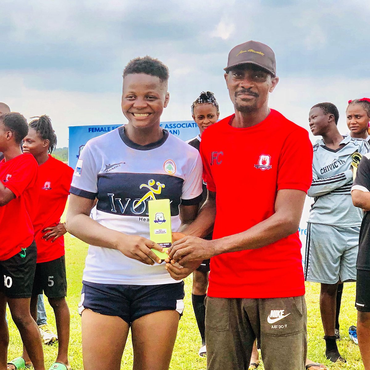 officialfefcan's tweet photo. The President of FEFCAN, Oyekan Oluwatobi & Chairman of Unification FC presented the HIGHEST GOAL SCORER award to Moses Farikikyen of Dannaz Ladies FC
#fefcan https://t.co/3YjvIEvTGa