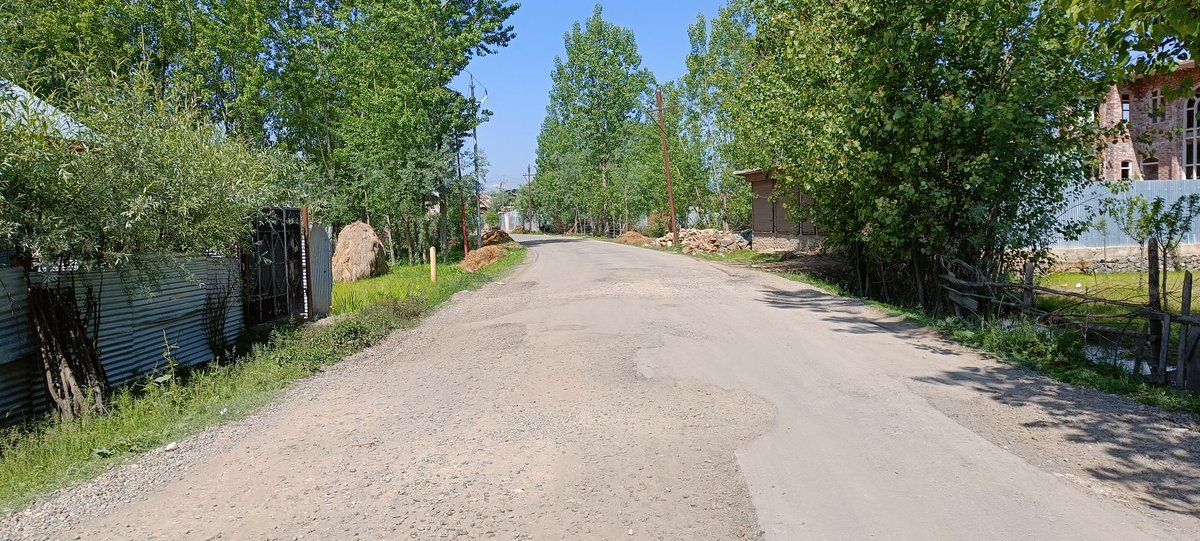mirentomologist's tweet photo. @DCBaramulla The road from Botingoo through Shova to Bomai is in a state of disrepair and urgently requires earth filling prior to macadamization. This route is crucial for accessing the degree college in Bomai, and the Public Health Centre.@OfficeOfLGJandK @DivComKash https://t.co/oP3yMcMfZw