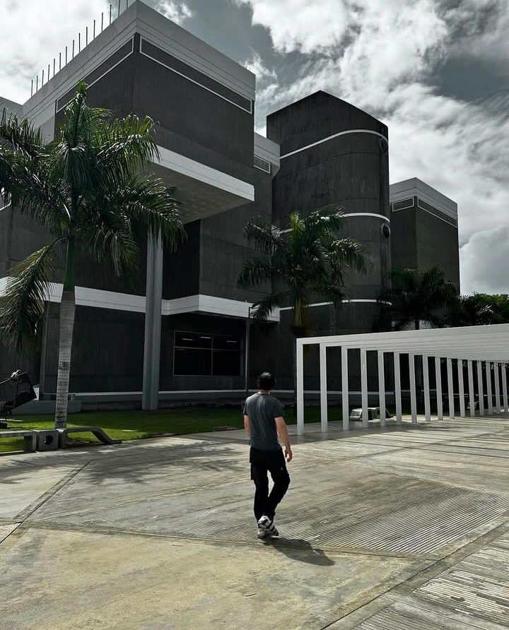 simonbergerArt's tweet photo. A big thank you to everyone who made my first museum exhibition in America possible! It was a big honor to exhibit my work at @museodeartemodernord for @fiacird in Santo Domingo https://t.co/CSYLrPslrM