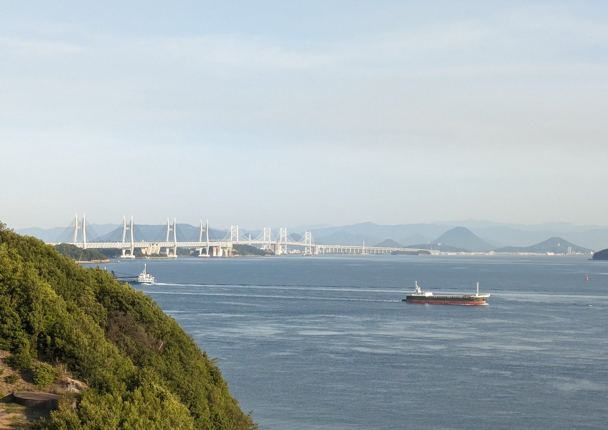 瀬戸大橋🌉が見える部屋で相撲見てる👀