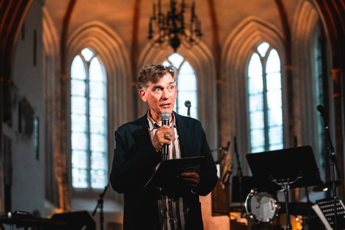 💫𝐄𝐞𝐧 𝐯𝐞𝐫𝐛𝐥𝐮𝐟𝐟𝐞𝐧𝐝𝐞 𝐬𝐭𝐚𝐫𝐭 𝐯𝐚𝐧 𝐓𝐍𝐇𝐁!💫
We genieten nog na van de openingsvoorstelling van <a href="/Veenfabriek/">Veenfabriek</a>! En er staat nog zoveel meer op het programma!

🎟 Last-minute naar TNHB? Er zijn nog een aantal zondagtickets beschikbaar.

📷 Siese Veenstra