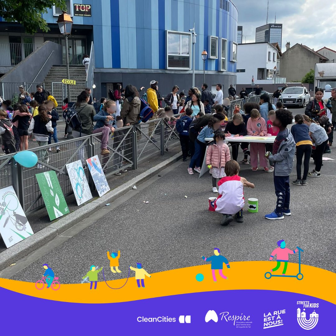 🎈Heure : 16h00- 19h00
🚧Lieu : École élémentaire publique Irène et Frédéric Joliot-Curie, 78 Av. de la Dhuys, 93170 Bagnolet

La rue était bloquée pour garantir un espace sans voitures et sécurisé pour tous avec de nombreuses activités créatives et ludiques. Les enfants ont