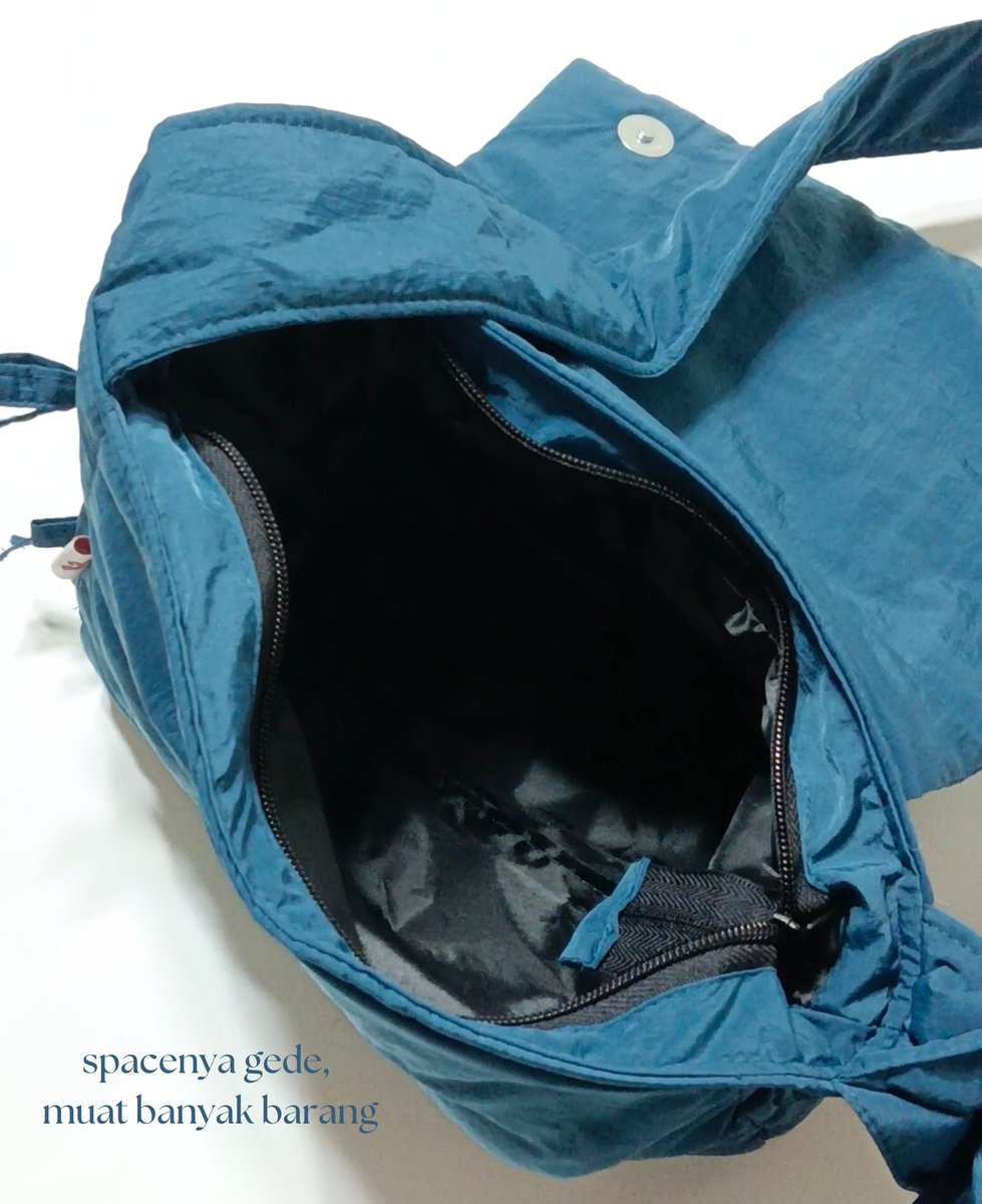 cutiestuffre's tweet photo. Inii slingbag tp bisa jadi shoulerbag jugaa karena talinya bisa di adjust, bahannya anti air 💦, tokonya sering banget flashsale kemarin aku cekout ini cuma 48k, ada pita pita lucuunya jd super gemes. https://t.co/Ss8fFSRfCX