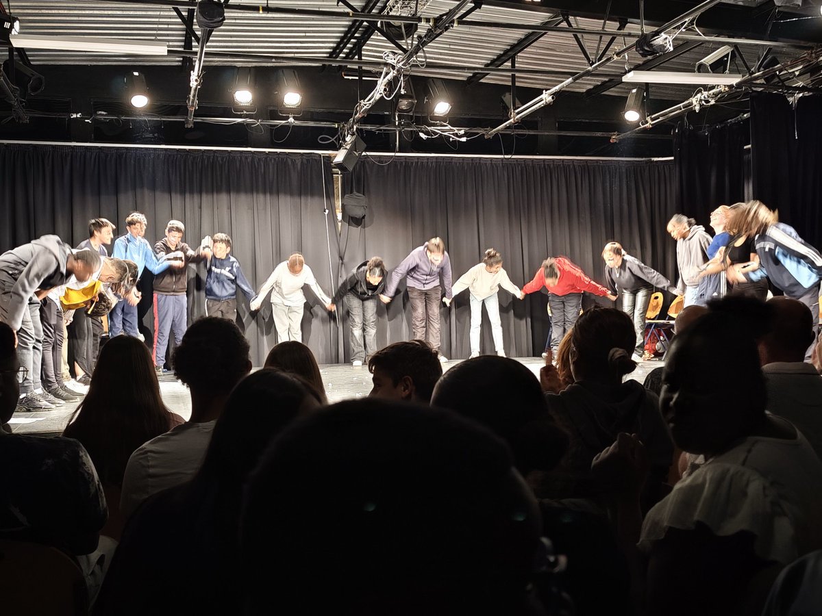 🎭 Une semaine incroyable de sensibilisation à l'égalité des genres et de lutte contre les discriminations au collège avec la Compagnie Les Entichés. ➡️ legrandmeaulnes.fr/?p=6197 <a href="/ac_orleanstours/">Académie d'Orléans-Tours</a>
<a href="/departement_18/">Département du Cher</a>