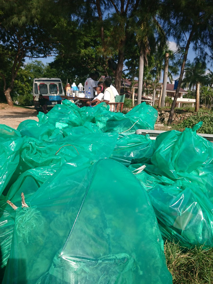 ReFiTanzania's tweet photo. Our #MonthlyEarthDay is called #SafiDay where we go out and collect plastic waste from our environment. We want to make this a Nation wide movement, and a culture adapted by all Tanzanians in their respective neighborhoods and towns. We have started with Mbezi Beach Area. https://t.co/aVU6vmy4Vj