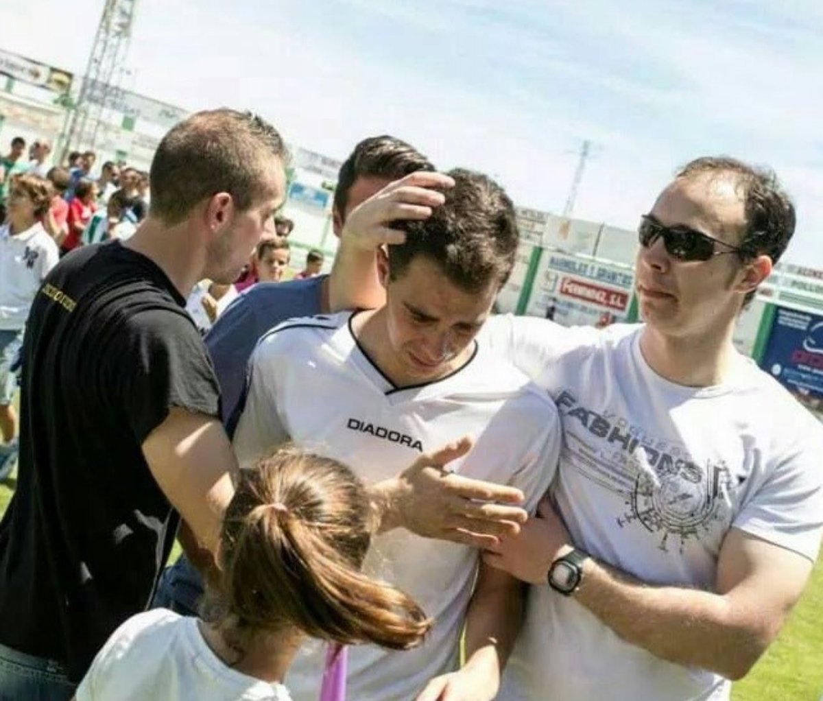 Sufrimos… lloramos… y todo ello, para llegar a algo como lo de mañana. 

Por él, por todos. Por los que no están, por lo que se fueron, por lo que siguen. 

¡Vamos!