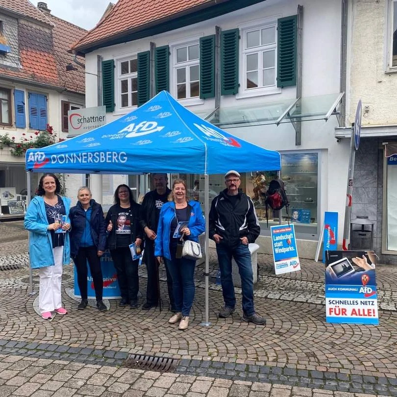 Mein Fazit: Tolle engagierte Frauen seid Ihr vor Ort! Auch den tatkräftigen Männern sei Dank, die an unserer Seite waren. So muss das. Wir gehören zusammen facebook.com/photo/?fbid=18…