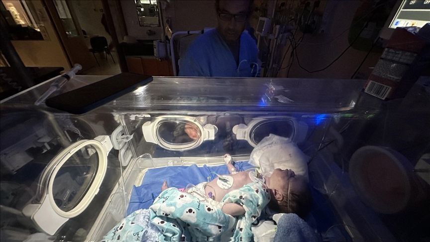 Marchfoward's tweet photo. TERKINI 

Nyawa 20 bayi yang baru lahir di Hospital Syuhada Al Aqsa terancam kerana terputusnya bekalan elektrik yang membantu membekalkan oksigen kepada mereka akibat serangan Israel maklum UNICEF

Pengarah Hospital Abu Youssef Al Najjar memaklumkan 4,000 Liter bahan api sudah tiba di hospital itu namun cukup untuk bertahan selama 2 Hari sahaja