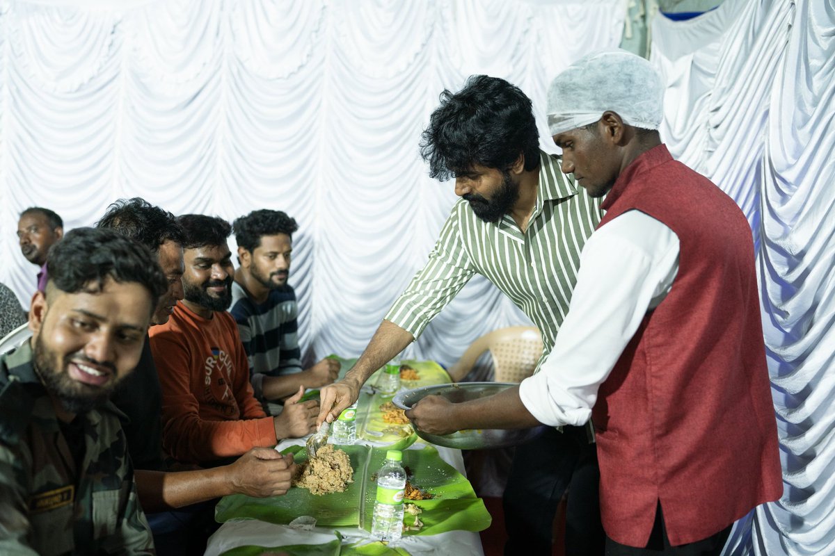 #Amaran wraps up shoot, gearing up for release soon. @Siva_Kartikeyan treated all the team members with a grand feast 👌 biggie of 2024 on the way!