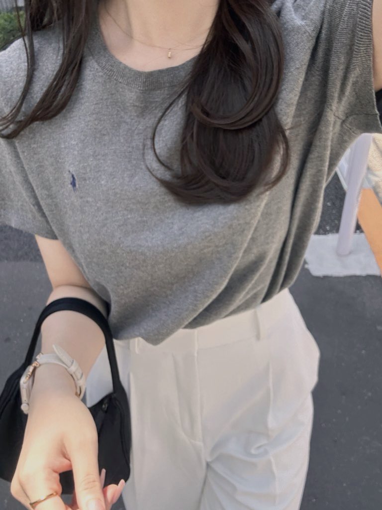 suiillk's tweet photo. 早速着てお出かけしてきたよ🤍

UNIQLOのタックワイドパンツのホワイトと相性が良すぎた... https://t.co/9emELfiwx9