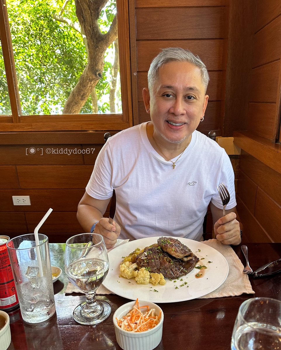 kiddydoc67's tweet photo. ²³ᵐᵃʸ²⁰²⁴ 🐑🥩🍽️

#lambchops #mediumdonesteak #foodie #getaway #setir https://t.co/T4Ypkc7xBL
