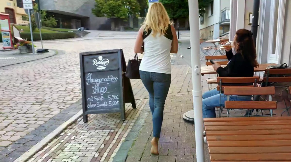 HelenaAbramov's tweet photo. Cinderella and her lost shoe
https://t.co/rJVhhGQjZI
😘
#oneshoe #lostshoe #cinderella #pantyhose #highheels #nylontoes #toefetish #smellfeet #suntanpantyhose #oneshoeonly #dirtyfeet #dirtyfeets #dirtysoles #dirtytights #Schuhklau #pantyhoseunderjeans #strumpfhose #cinderella https://t.co/DVBOqGAesm