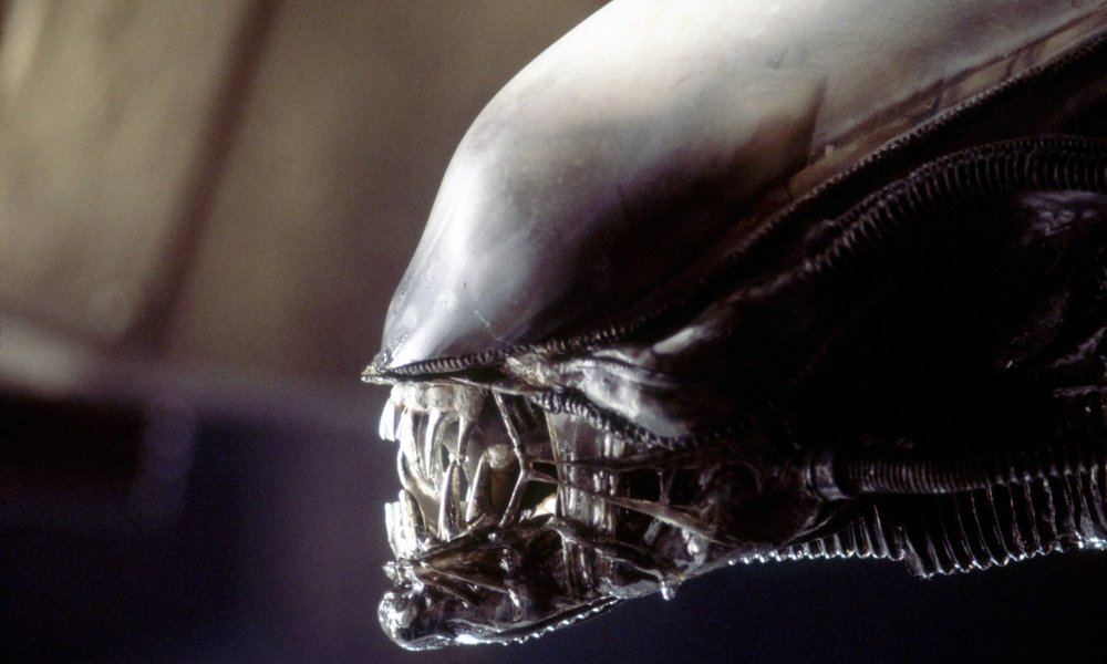 ALIEN was released 45 years ago today. One of the definitive science fiction/horror movies, and among Ridley Scott’s best, the behind-the-scenes story is like the perfect organism… 1/39