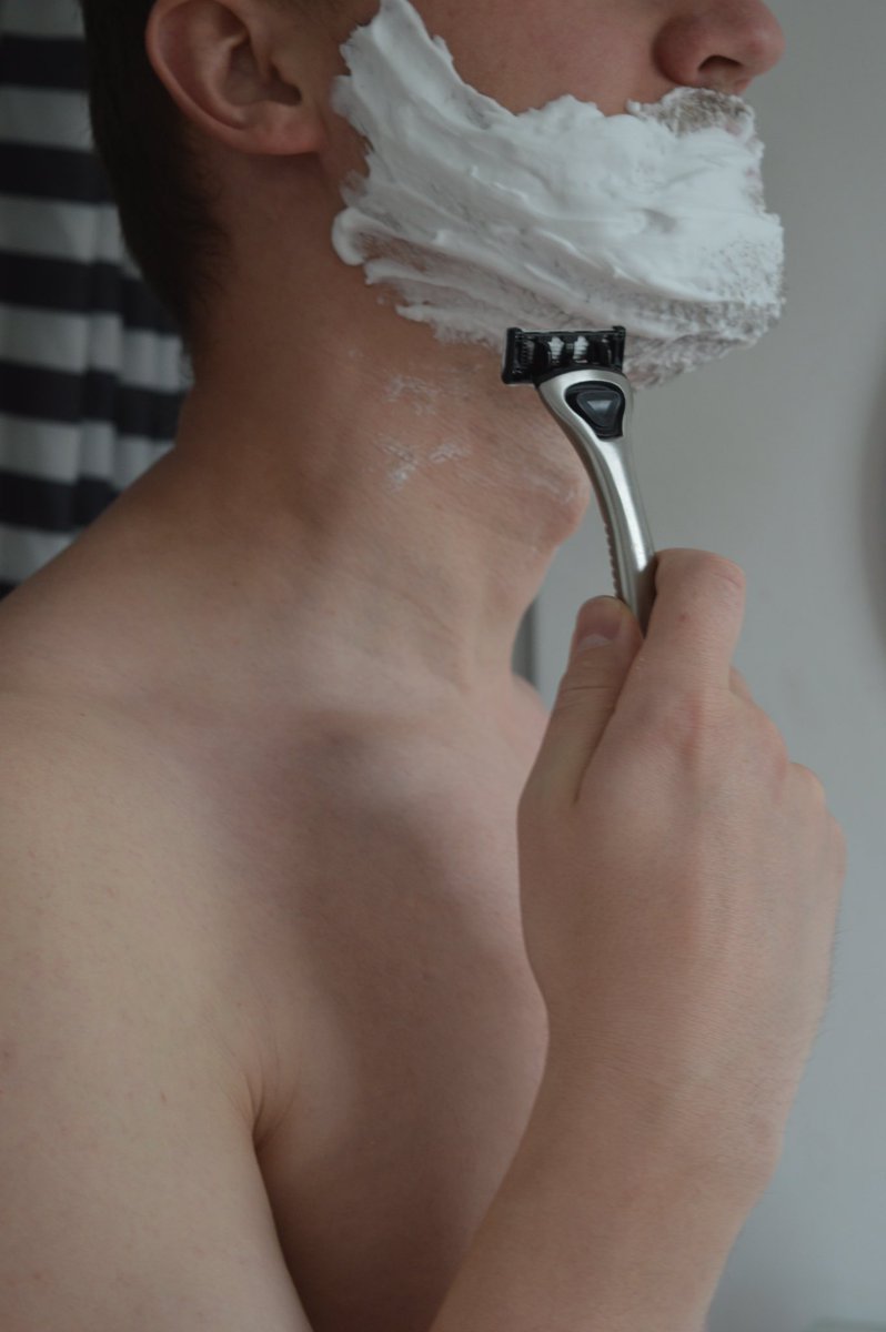 BeardedColonel's tweet photo. How Often is Too Often When Shaving?🪒

Every Other Day: Works well for many, if irritation persists, try twice a week.

Twice a Week: Good for stubble lovers, switch to weekly if needed.

Shop premium products: https://t.co/H7yndMiuTw #ShavingTips #MensGrooming #BeardedColonel https://t.co/6JogAwgDMf